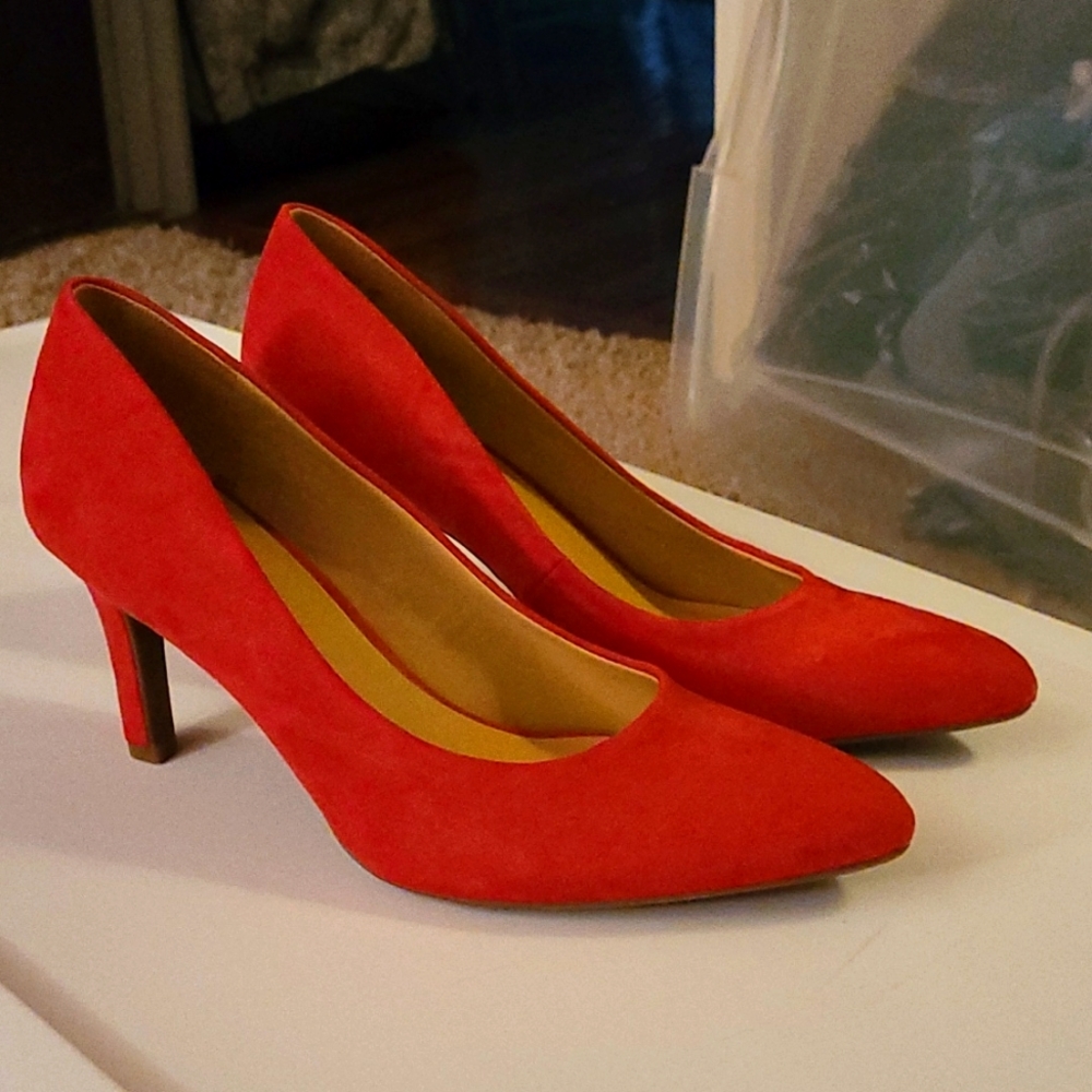 Naturalizer Anna Suede